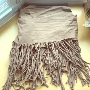 Shredded scarf
